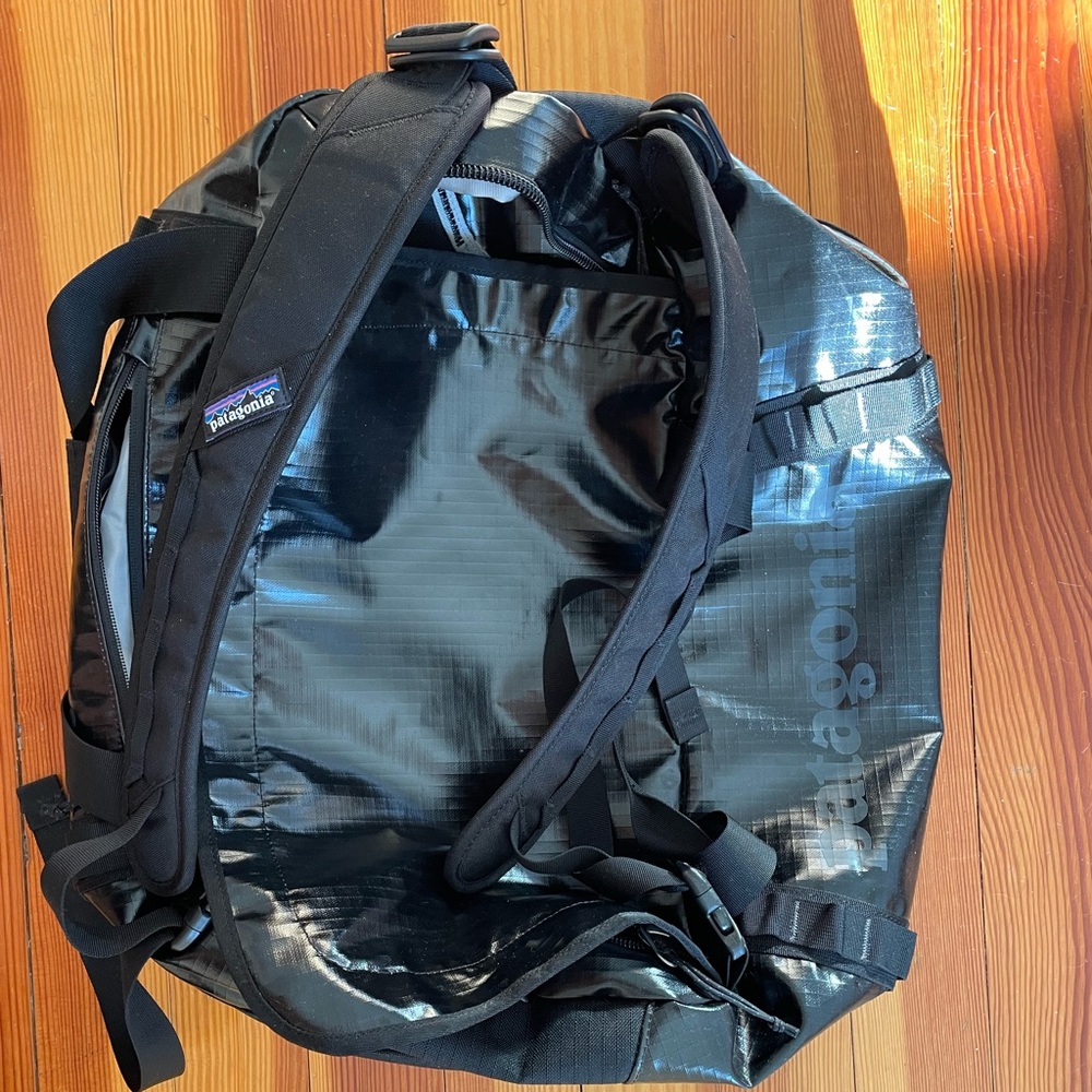 Patagonia black hole duffel 40L